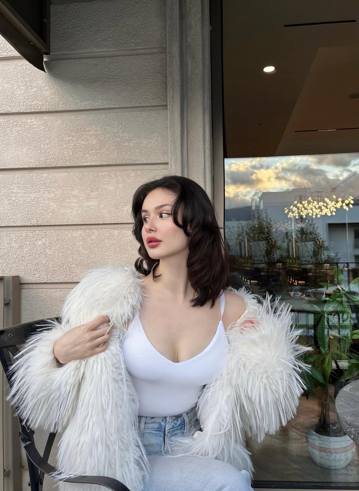 Kapılı Göz Alıcı Kadın Escort Bayan Melike